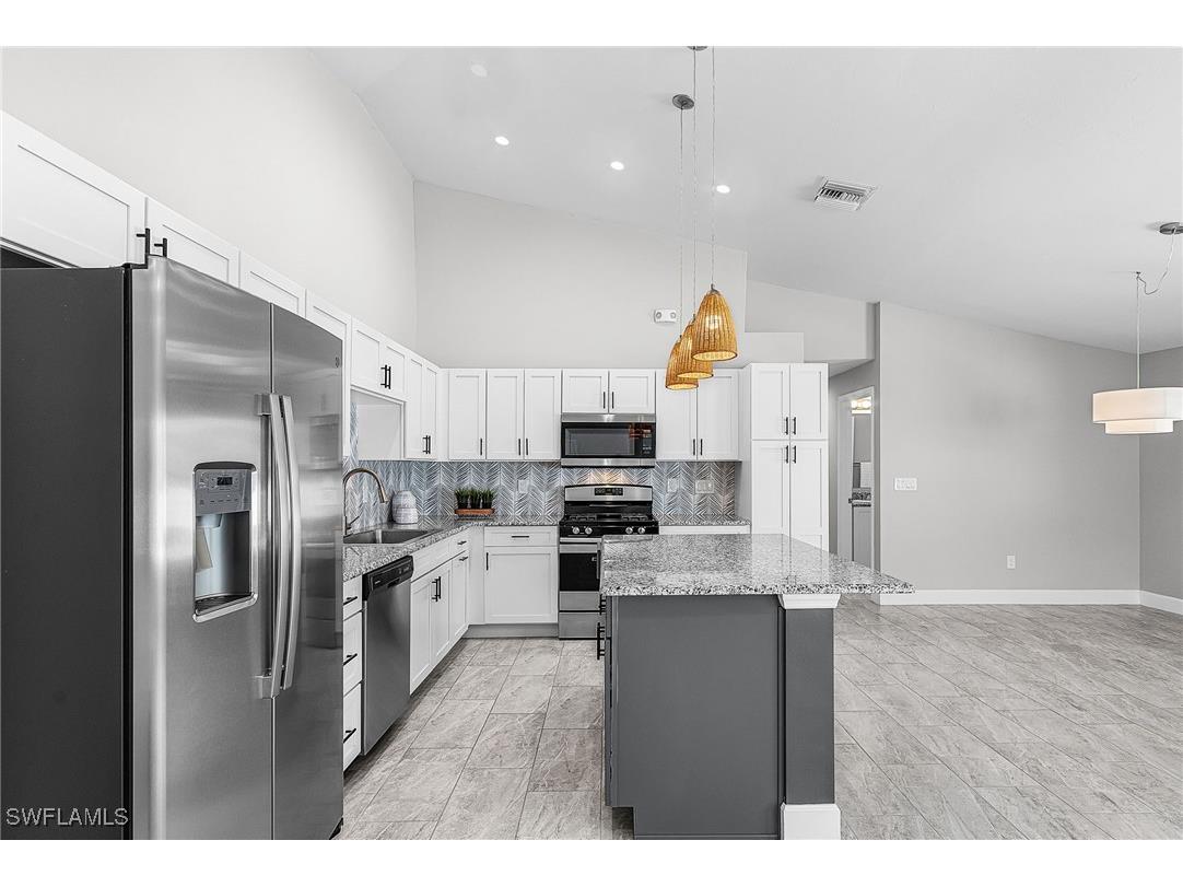 175 Village Circle #32 Labelle FL 33935 225077806 image8