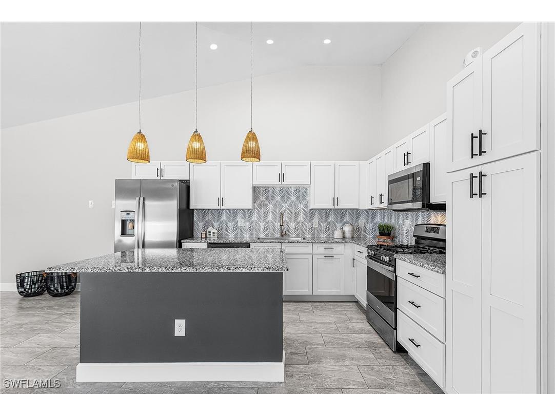 175 Village Circle #32 Labelle FL 33935 225077806 image9