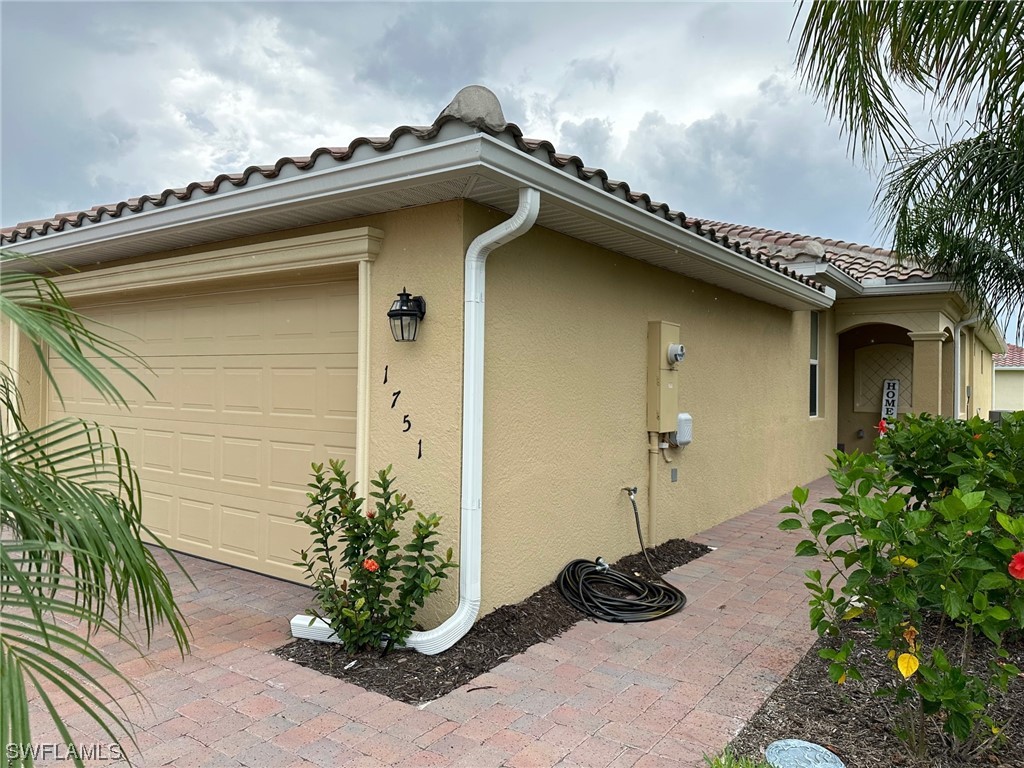 1751 Alameda Drive Naples FL 34120 223053716 image1
