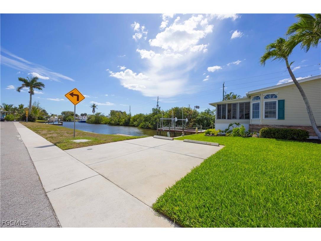 17520 Azalea Lane Fort Myers Beach FL 33931 2026012306 image25