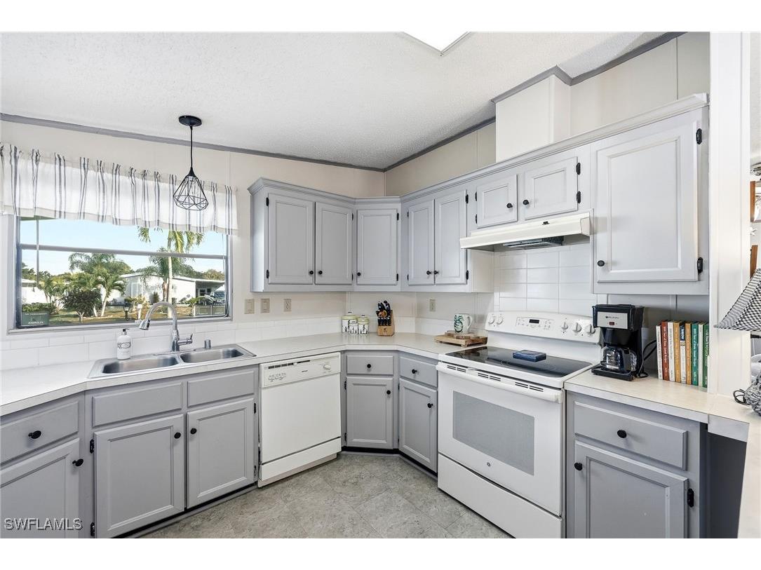 1753 Beverly Drive Naples FL 34114 226002216 image7