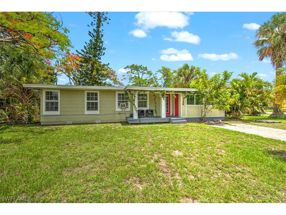 1755 Oakley Avenue Fort Myers FL 33901 224052834 image1