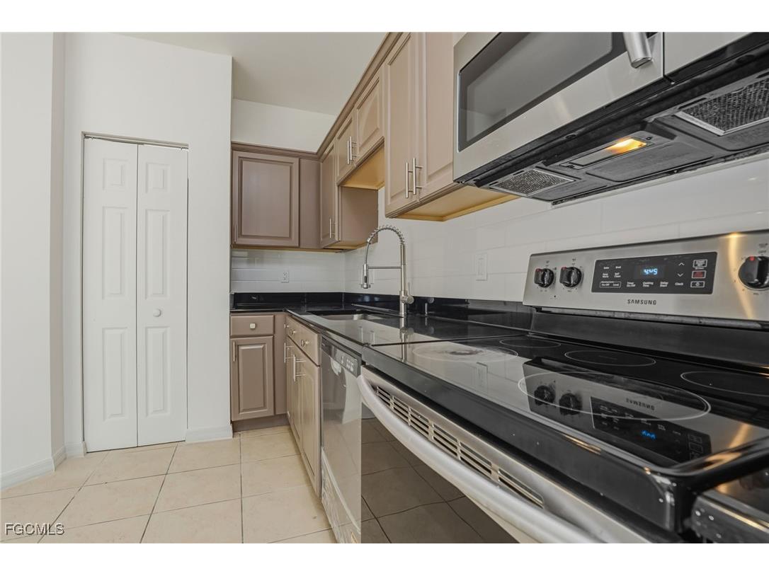 17568 Brickstone Loop Fort Myers FL 33967 2025012614 image13