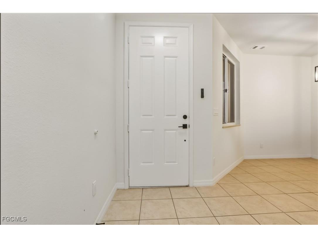 17568 Brickstone Loop Fort Myers FL 33967 2025012614 image4