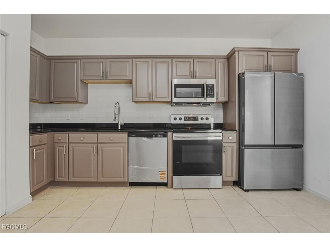 17568 Brickstone Loop Fort Myers FL 33967 2025012614 image9