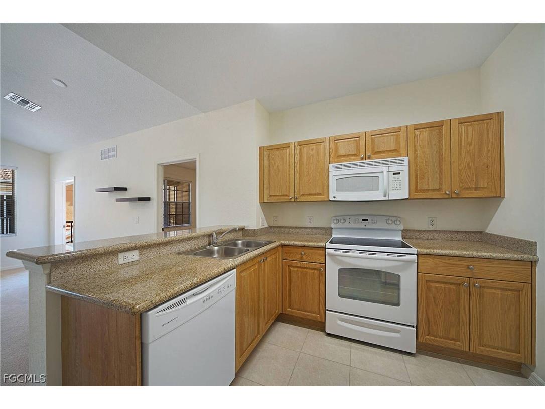 1757 Concordia Lake Circle #3405 Cape Coral FL 33909 2026011232 image5