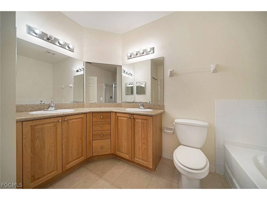 1757 Concordia Lake Circle #3405 Cape Coral FL 33909 2026011232 image9