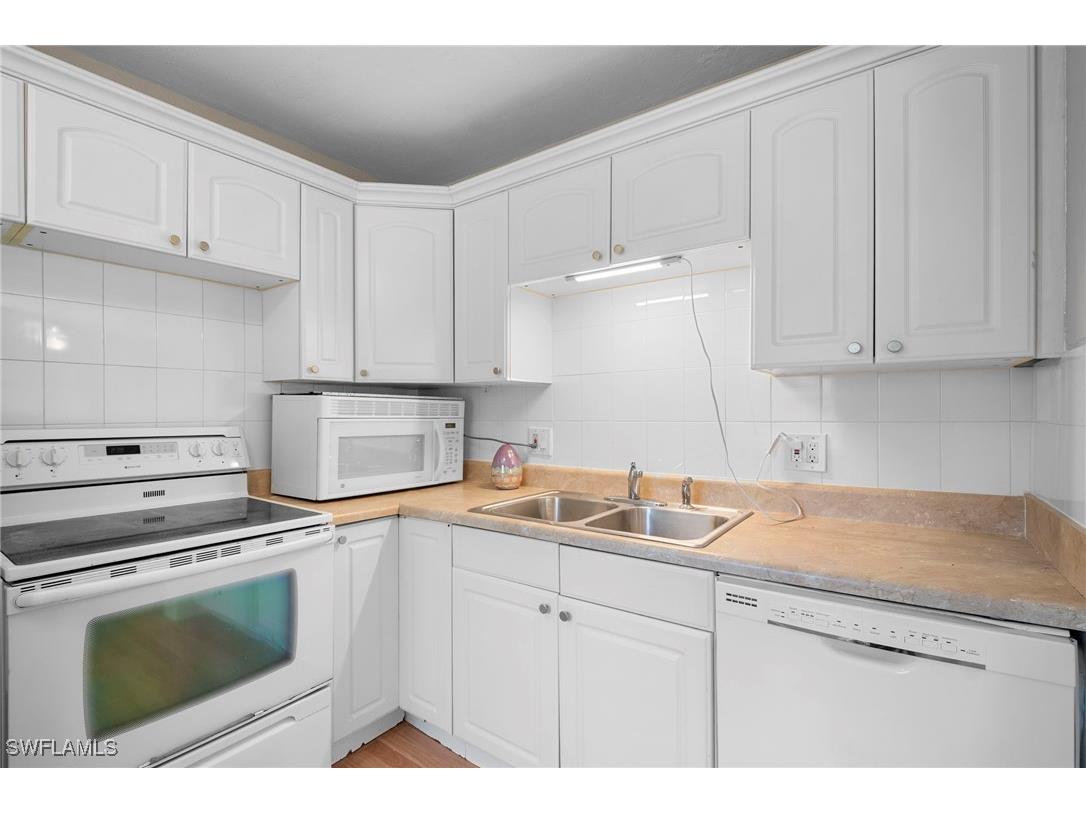 1758 Coronado Road Fort Myers FL 33901 225075809 image6