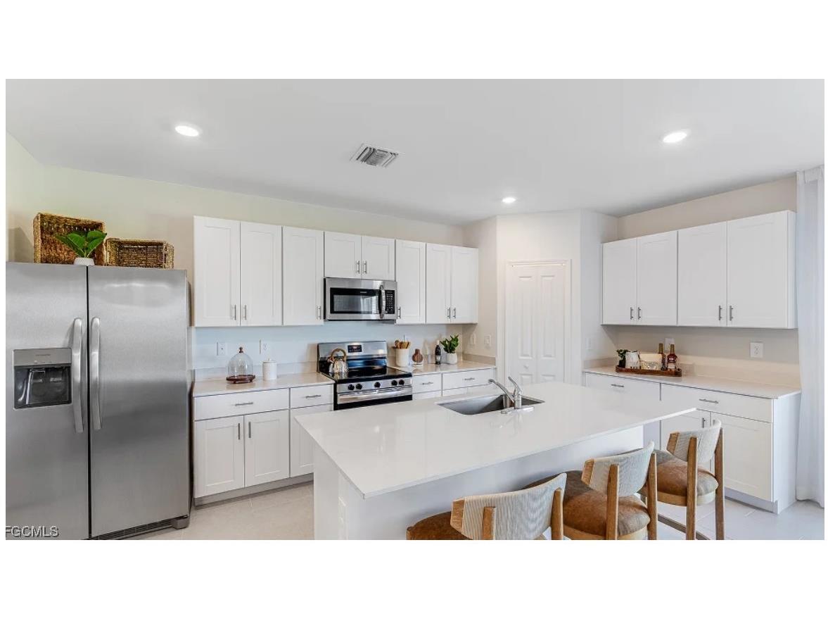 17580 Monte Isola Way North Fort Myers FL 33917 2025015431 image2