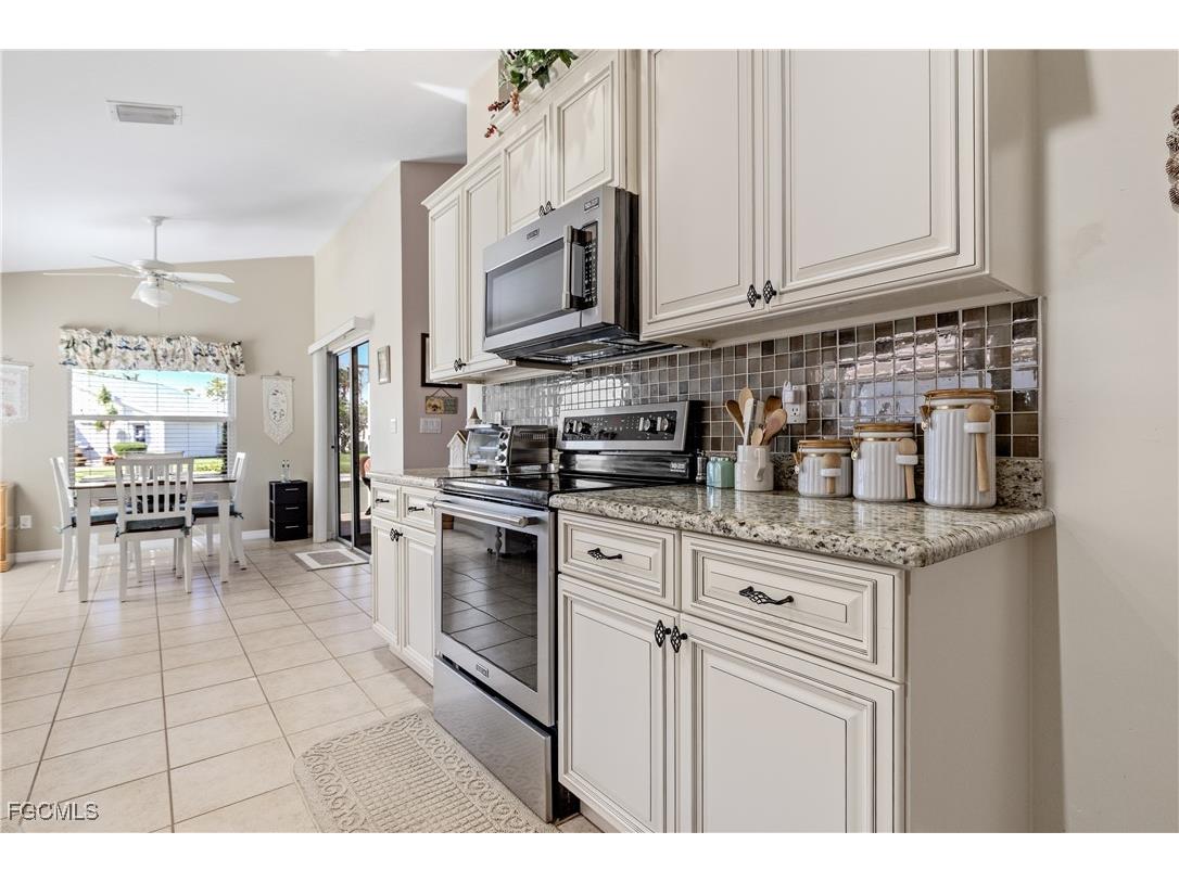 17581 Coconut Palm Court North Fort Myers FL 33917 2025019940 image10