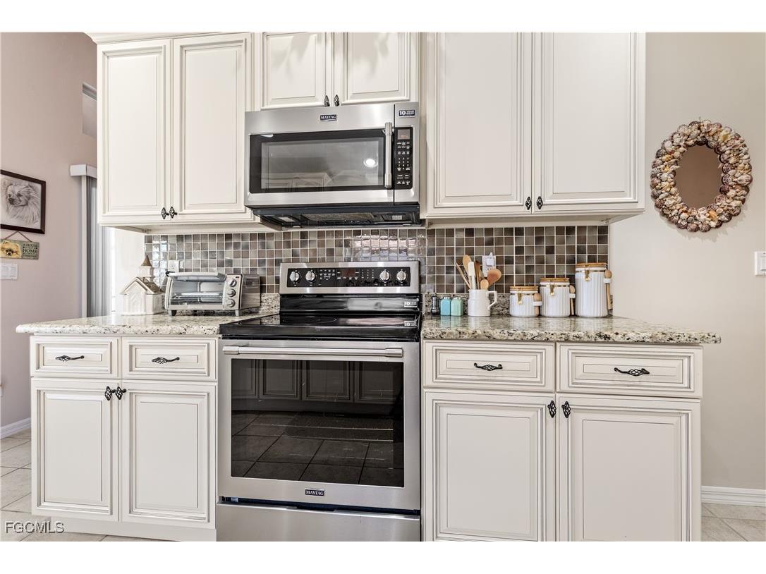 17581 Coconut Palm Court North Fort Myers FL 33917 2025019940 image11