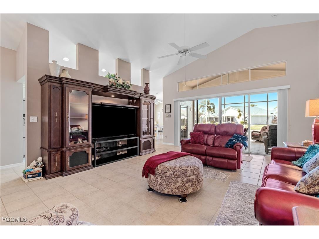 17581 Coconut Palm Court North Fort Myers FL 33917 2025019940 image15