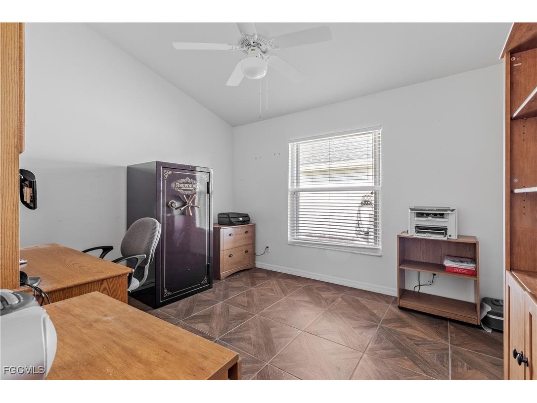 17581 Coconut Palm Court North Fort Myers FL 33917 2025019940 image25