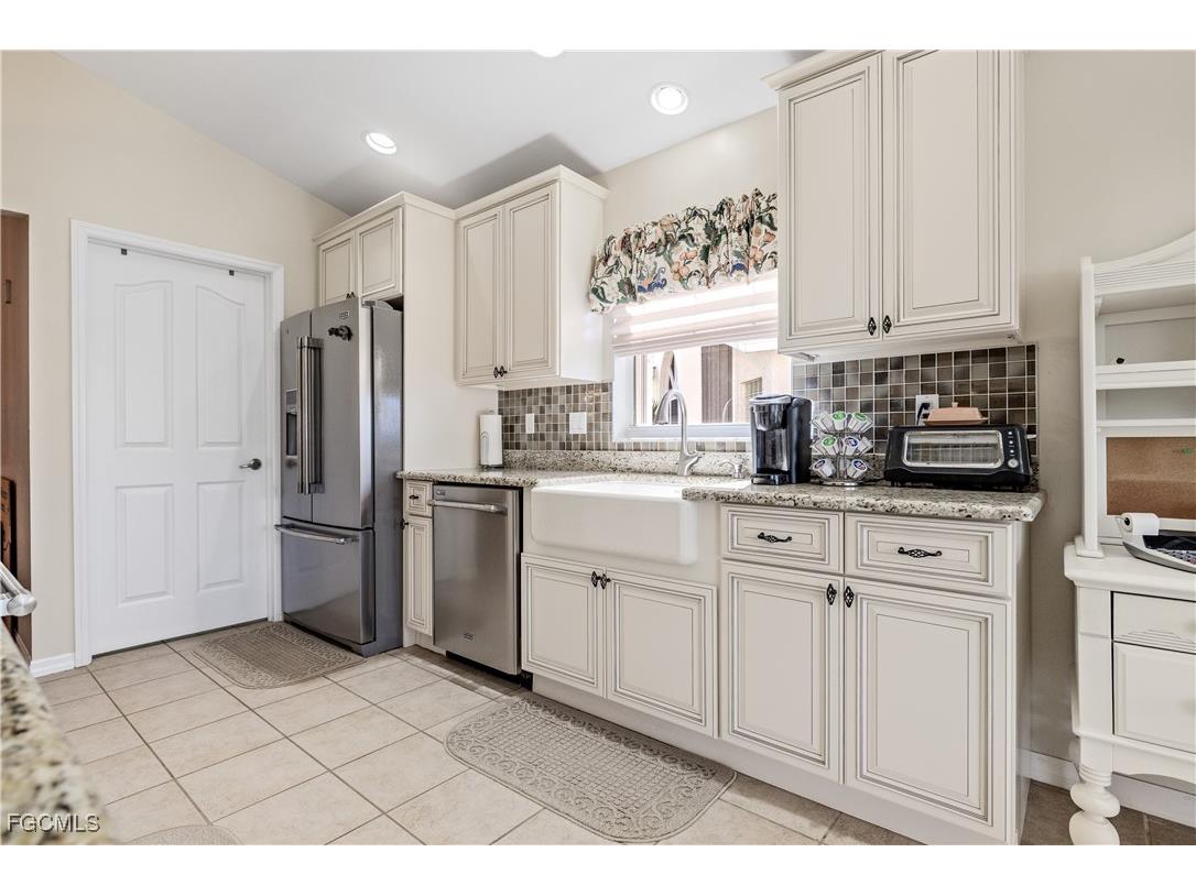 17581 Coconut Palm Court North Fort Myers FL 33917 2025019940 image9