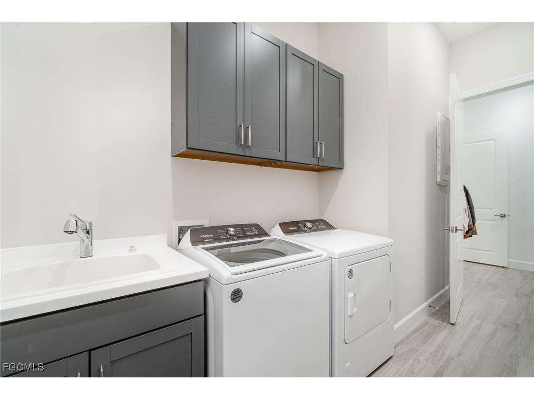 17583 Winding Oak Lane North Fort Myers FL 33917 2025007982 image19