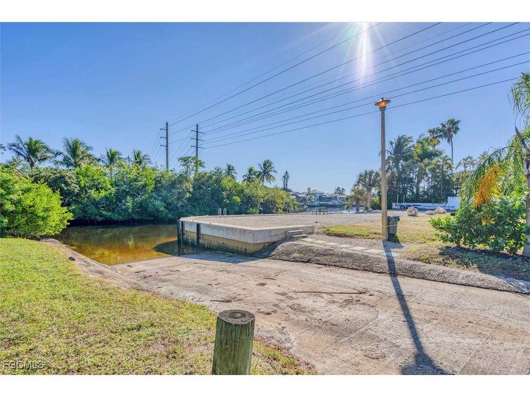 17585 Blackfriar Drive Fort Myers FL 33908 2025018655 image32