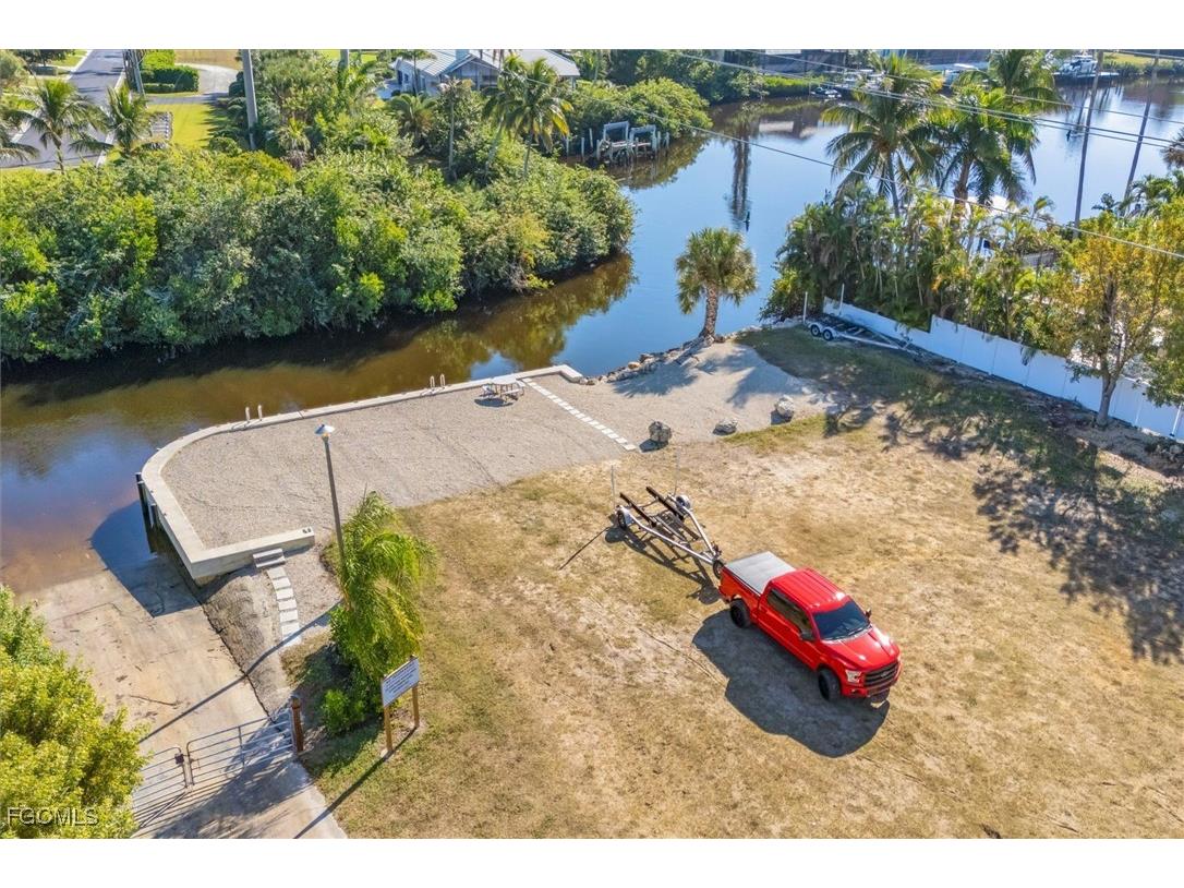 17585 Blackfriar Drive Fort Myers FL 33908 2025018655 image33