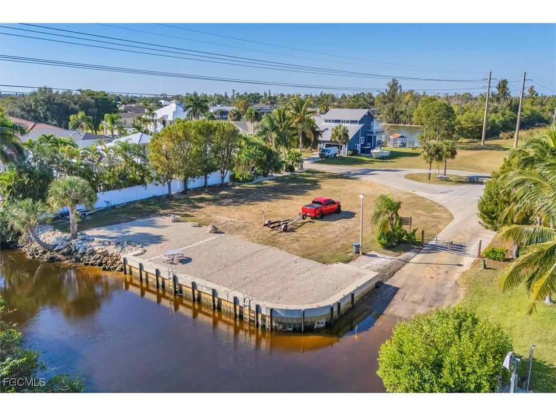 17585 Blackfriar Drive Fort Myers FL 33908 2025018655 image34