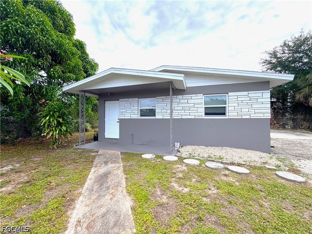 1759 Aquarius Court Fort Myers FL 33916 2026024866 image1