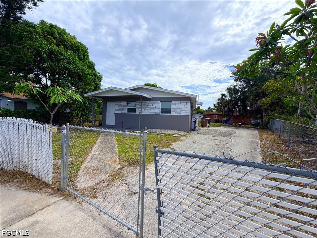 1759 Aquarius Court Fort Myers FL 33916 2026024866 image2