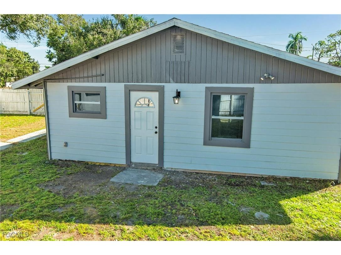 1762 Woodward Avenue North Fort Myers FL 33903 2025018272 image5