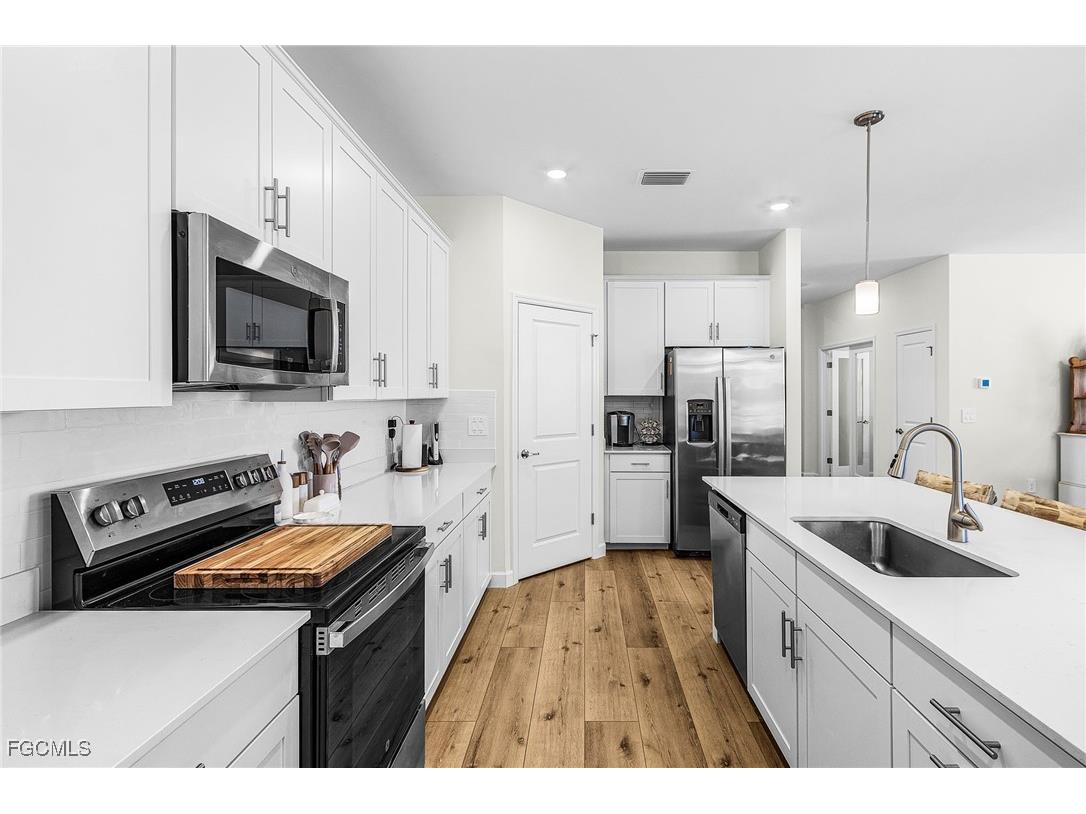 17624 Saddleback Loop North Fort Myers FL 33917 2025022079 image10