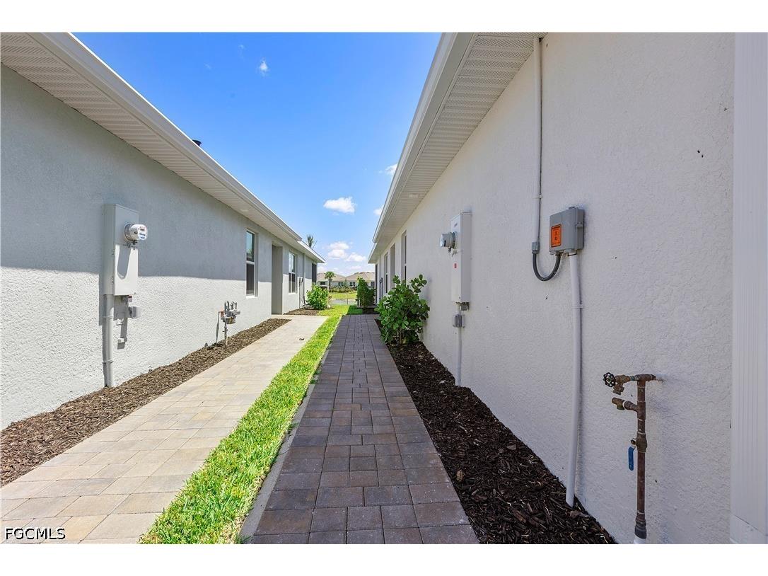 17639 Wild Iris Lane Punta Gorda FL 33982 2026019660 image2