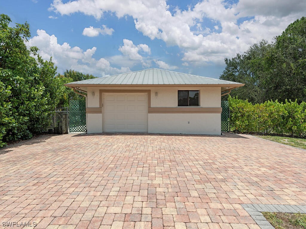 177 6th Street Naples FL 34113 223040859 image1