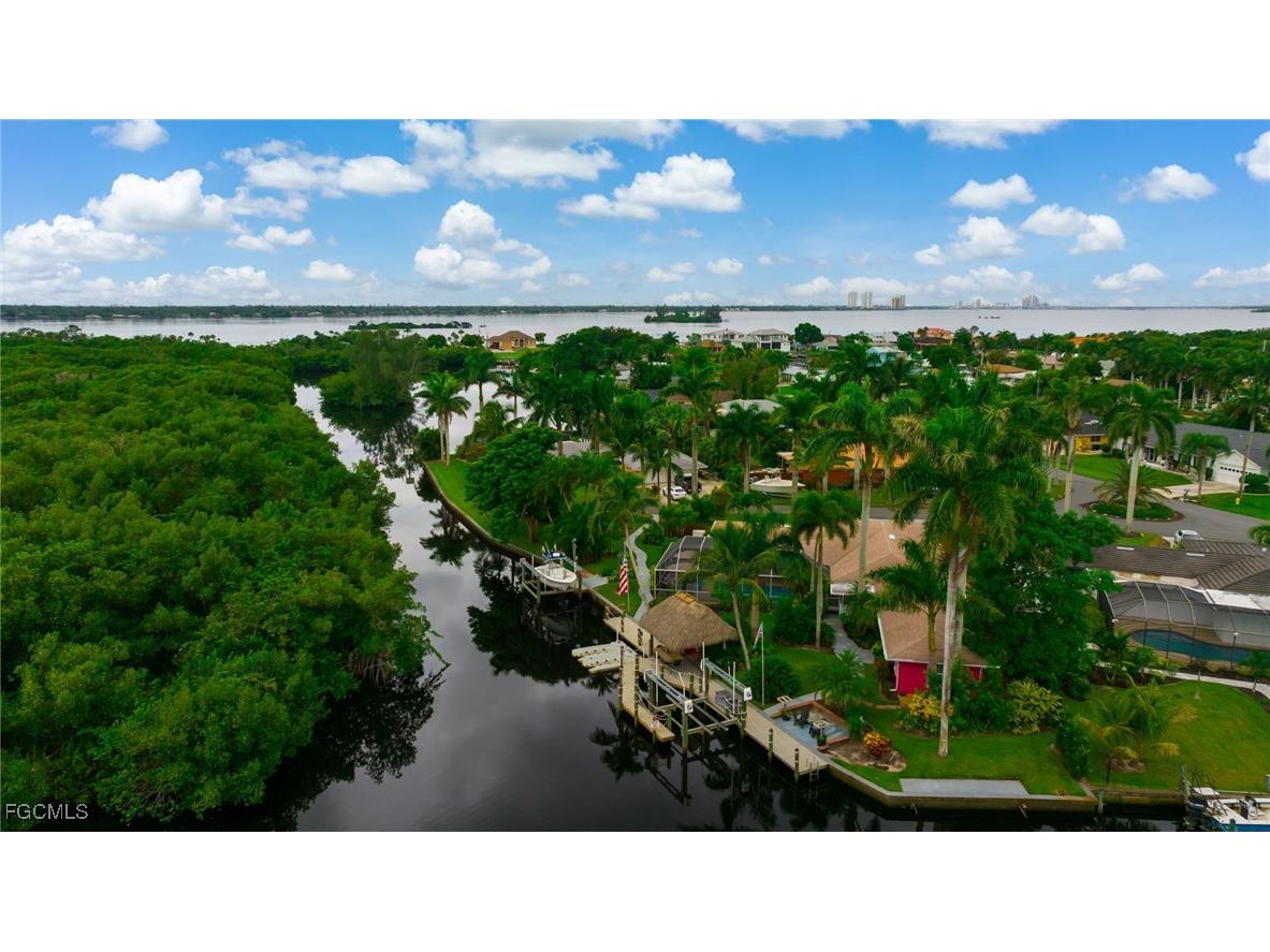 1771 Coral Way North Fort Myers FL 33917 2025007290 image4