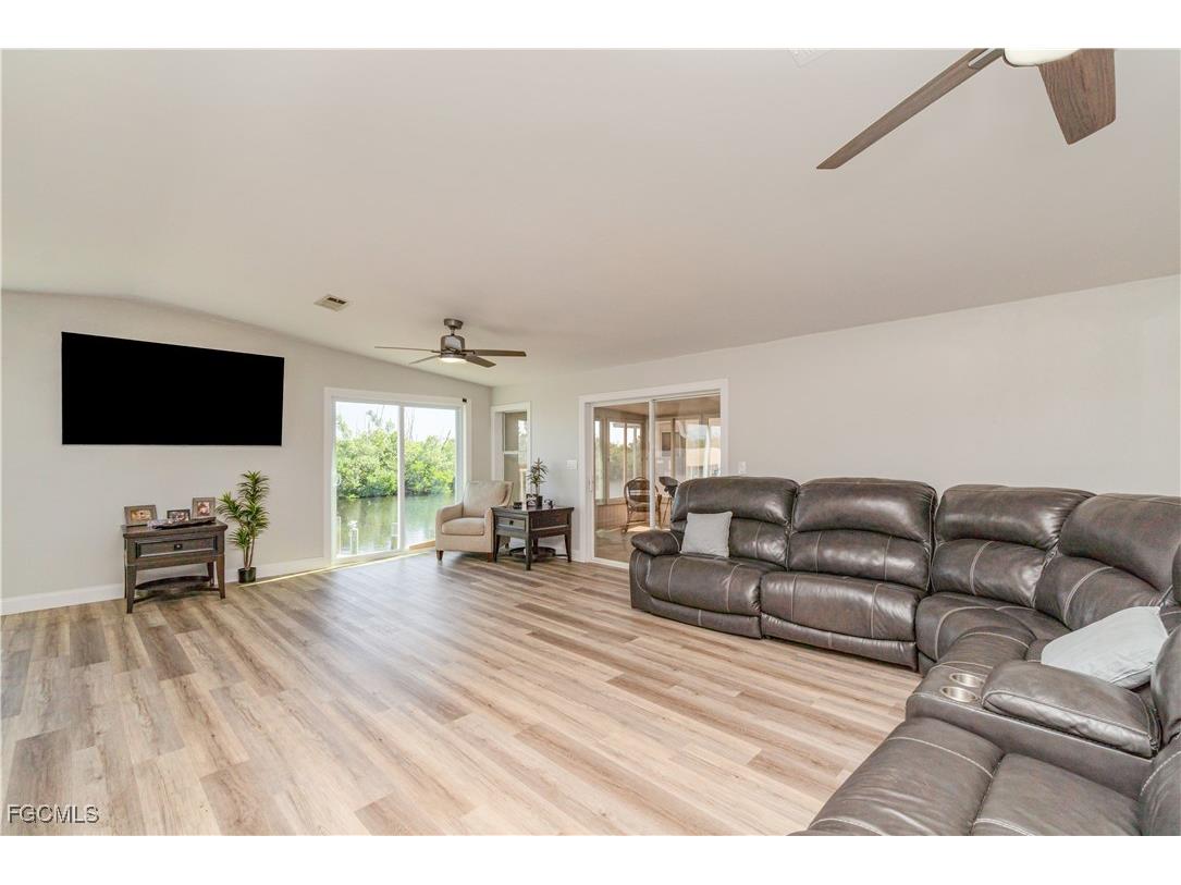 17711 Canal Cove Court Fort Myers Beach FL 33931 2025017050 image10