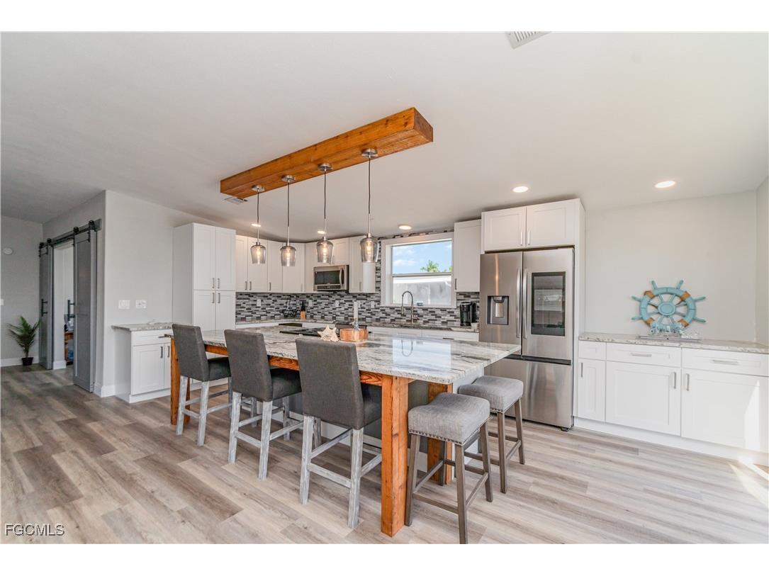 17711 Canal Cove Court Fort Myers Beach FL 33931 2025017050 image5