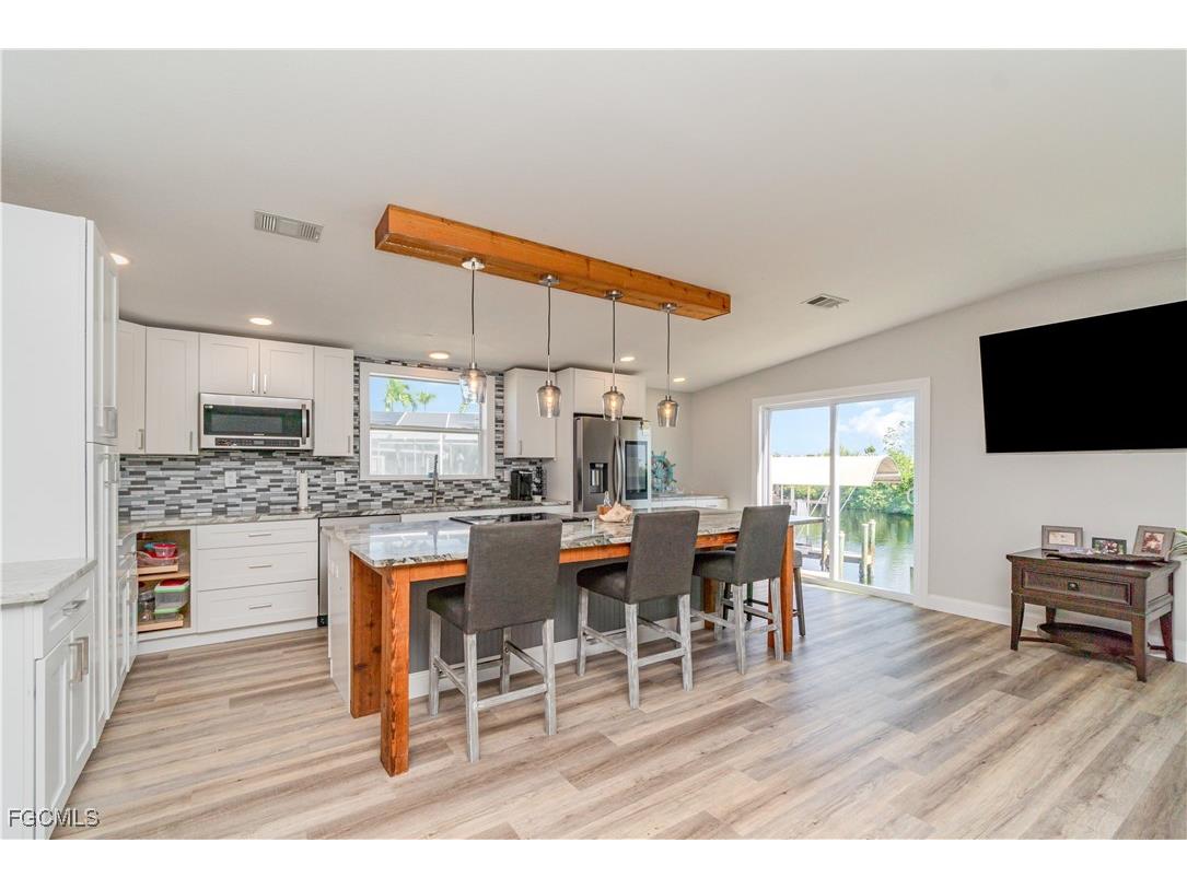 17711 Canal Cove Court Fort Myers Beach FL 33931 2025017050 image6
