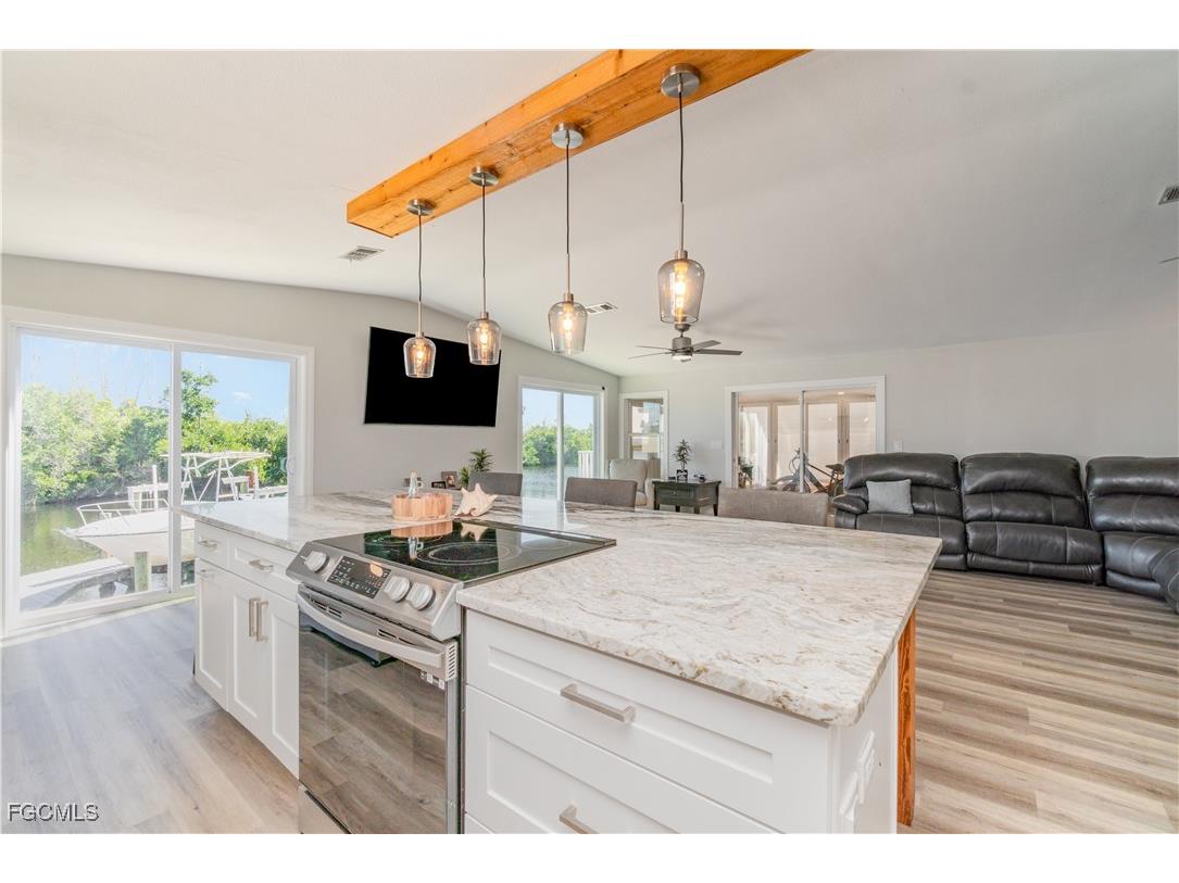 17711 Canal Cove Court Fort Myers Beach FL 33931 2025017050 image7