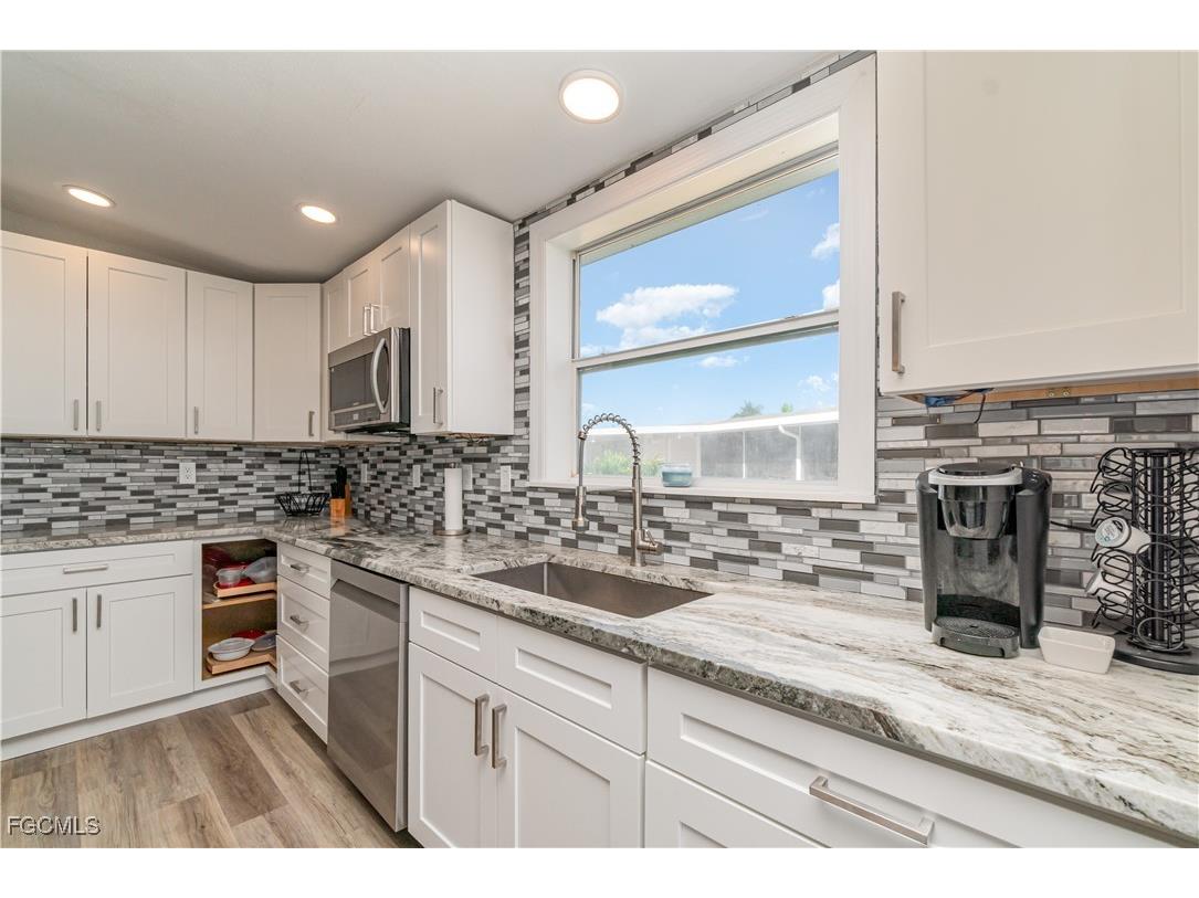 17711 Canal Cove Court Fort Myers Beach FL 33931 2025017050 image8