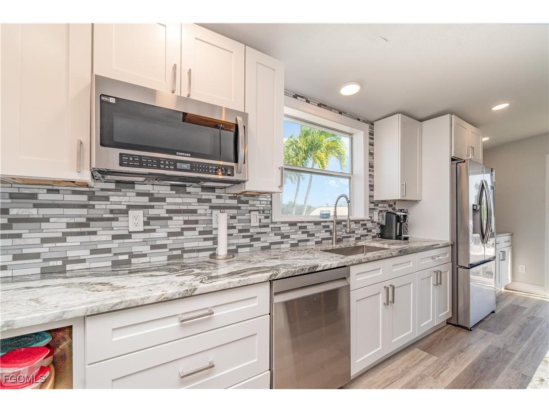 17711 Canal Cove Court Fort Myers Beach FL 33931 2025017050 image9