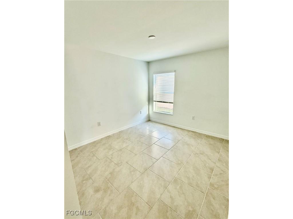 17712 Paradiso Way North Fort Myers FL 33917 2025017304 image9