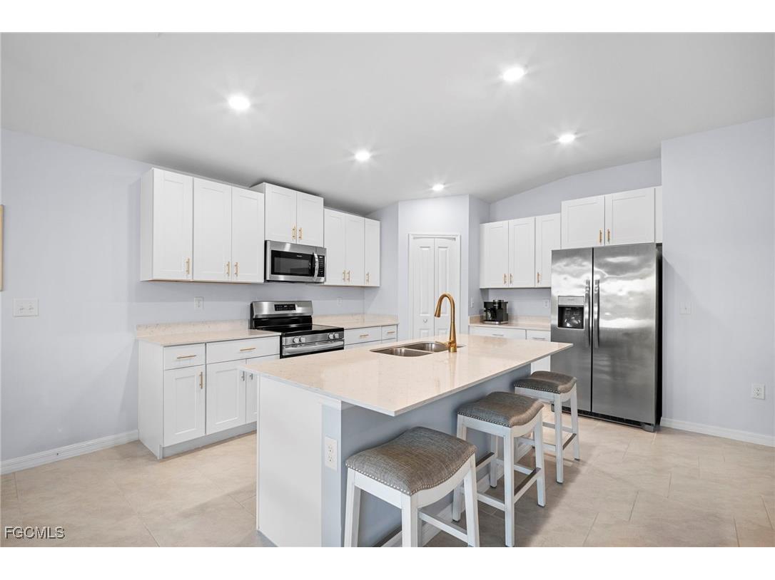 17741 Paradiso Way North Fort Myers FL 33917 2025023985 image12