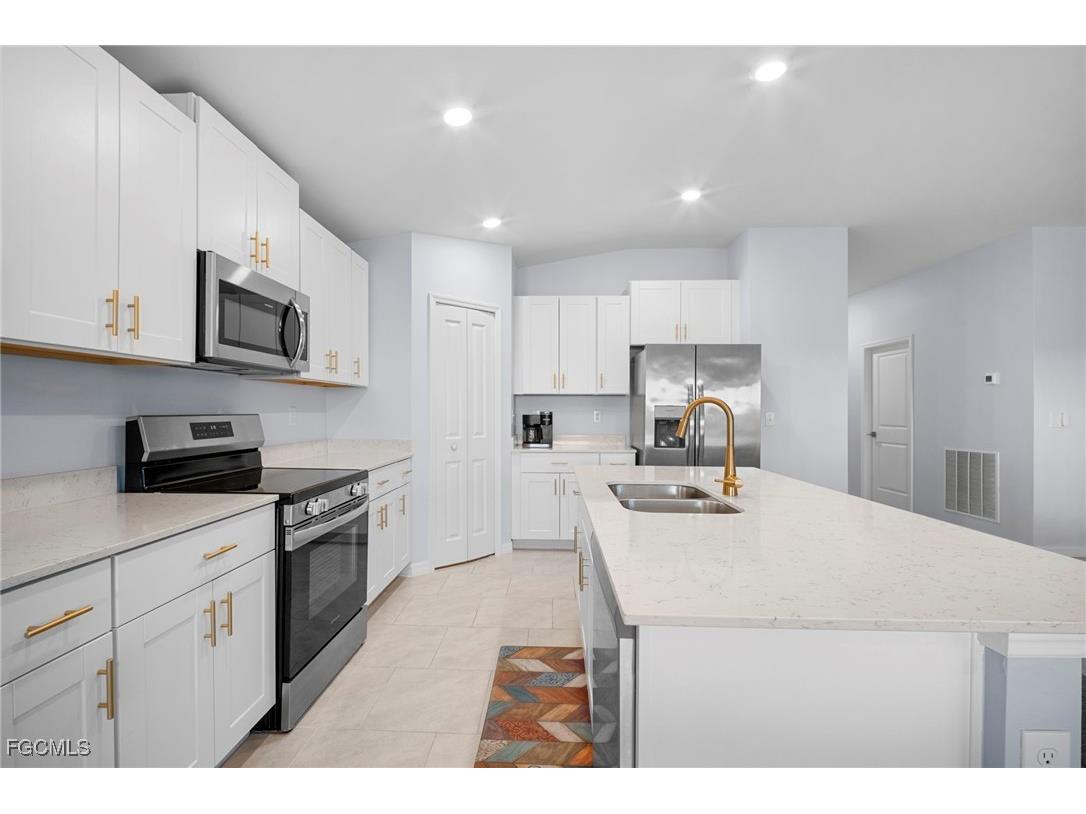 17741 Paradiso Way North Fort Myers FL 33917 2025023985 image14