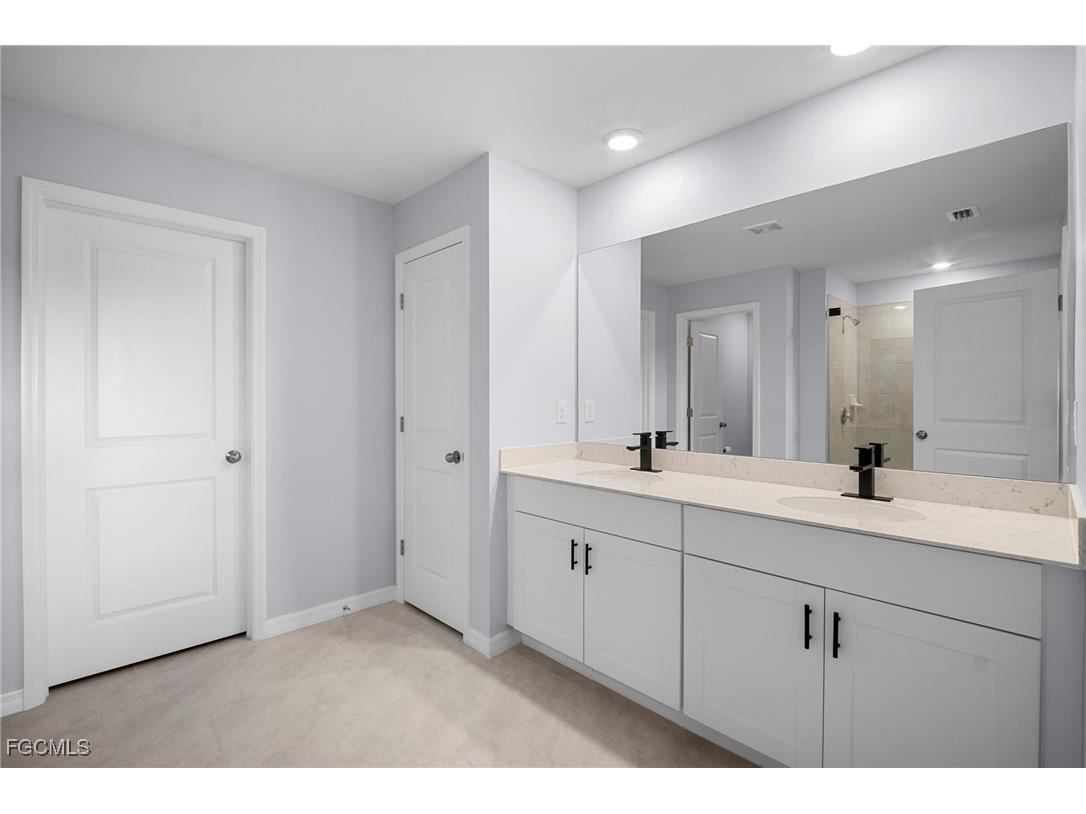 17741 Paradiso Way North Fort Myers FL 33917 2025023985 image27