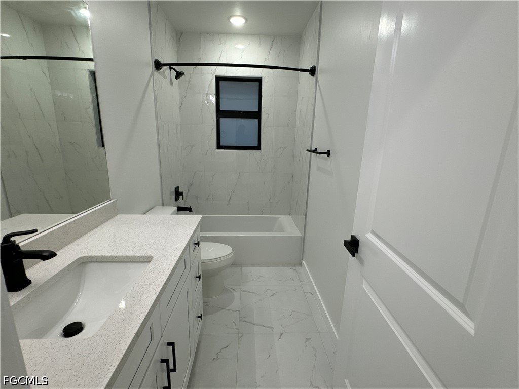 1775 Glenway Court Fort Myers FL 33916 2026018323 image10
