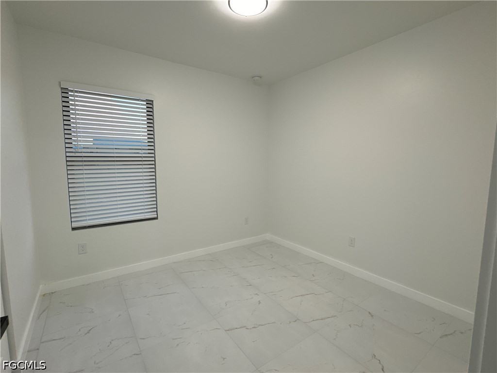 1775 Glenway Court Fort Myers FL 33916 2026018323 image5