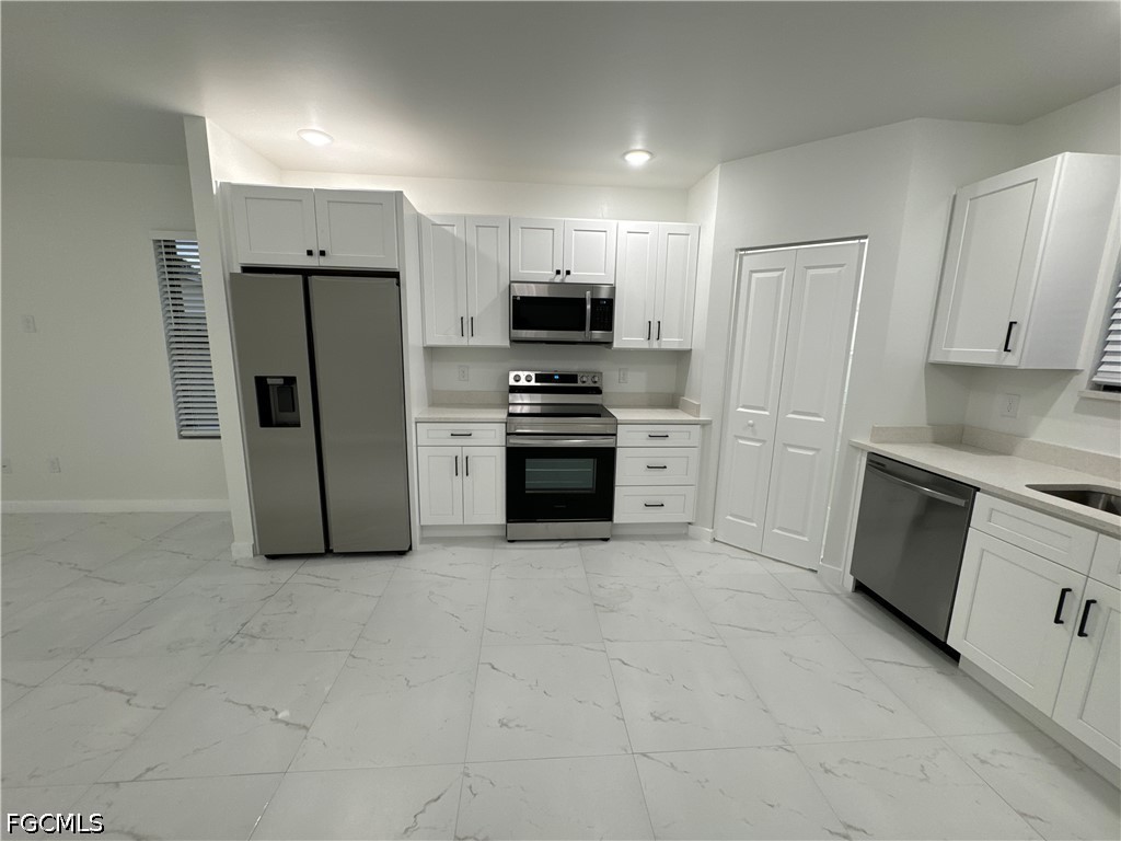 1775 Glenway Court Fort Myers FL 33916 2026018323 image7