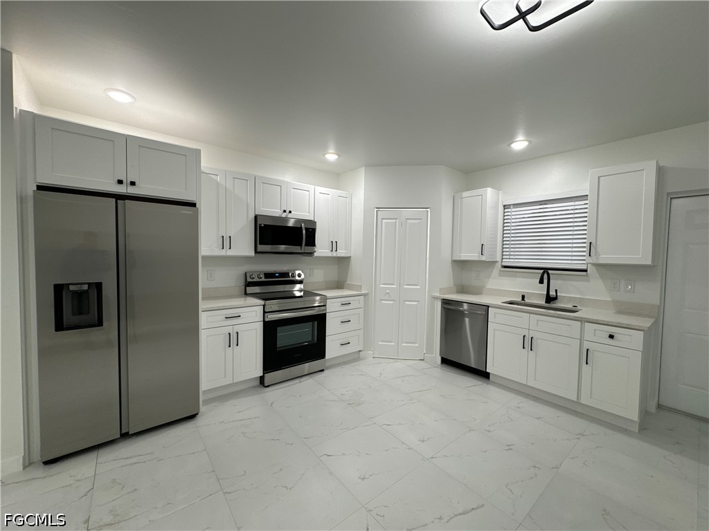 1775 Glenway Court Fort Myers FL 33916 2026018323 image8