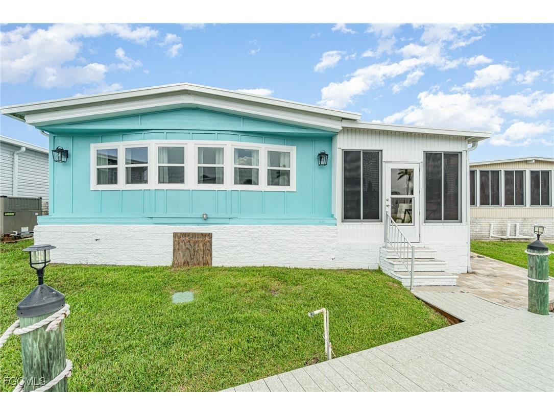 17751 Peppard Drive Fort Myers Beach FL 33931 2025002646 image4