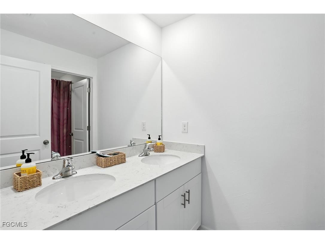 17765 Paradiso Way North Fort Myers FL 33917 2025006908 image30