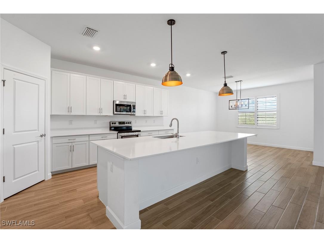 1779 Hagen Court Naples FL 34120 225081191 image4