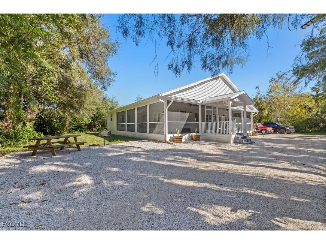 17780-800 Caloosa Road Alva FL 33920 2025023264 image2