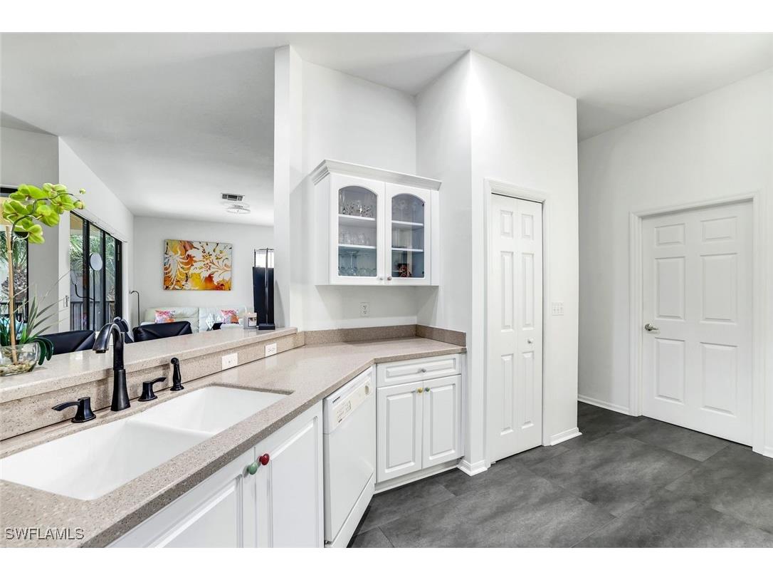 178 Vintage Circle #M202 Naples FL 34119 225067417 image10