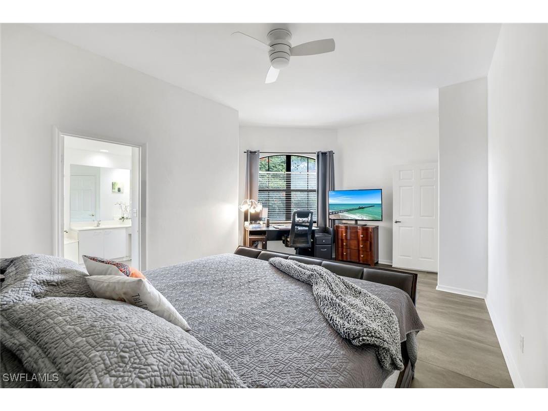 178 Vintage Circle #M202 Naples FL 34119 225067417 image14