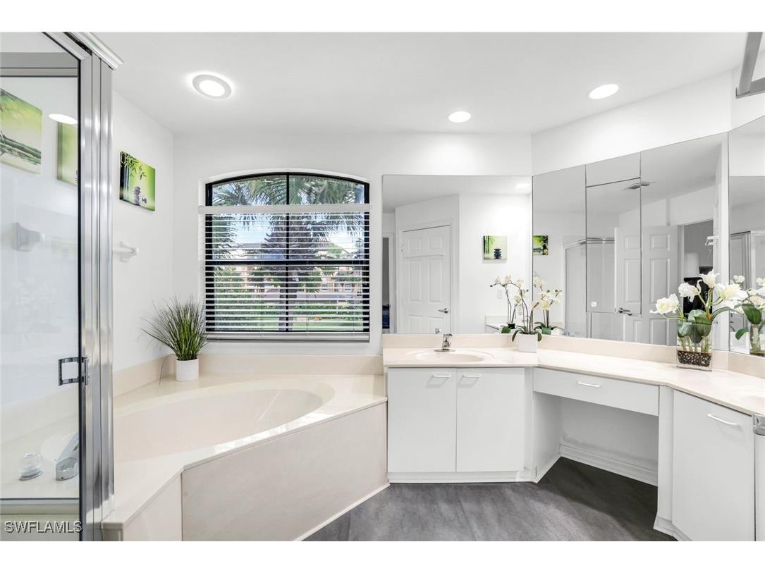 178 Vintage Circle #M202 Naples FL 34119 225067417 image16